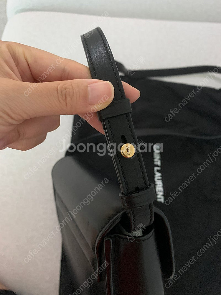 생로랑 YSL 스무스 레더 카이아 크로스 사첼백 팔아요--4