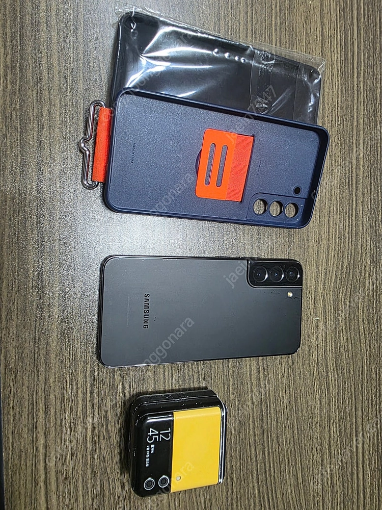 (인천)갤럭시s22플러스 256g 블랙 팝니다. +(버즈라이브) 이미지