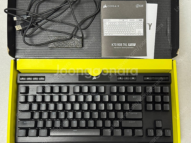 커세어 K70 RGB TKL 적축 키보드 팝니다.--0