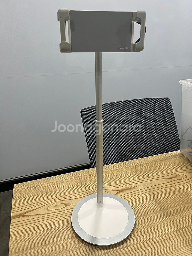Manlab 태블릿 스탠드 거치대 TH02 팝니다.--1