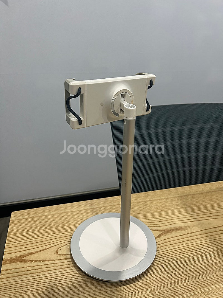 Manlab 태블릿 스탠드 거치대 TH02 팝니다.--2