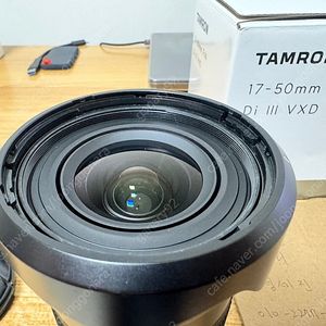 소니용 탐론 1750 f4 풀프용 렌즈 팔아요 . ㅍㅍㅍㅍ 탐론 17-50