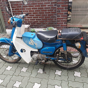 최초연식 2인신조 1982년식 6v DH88 판매해요.