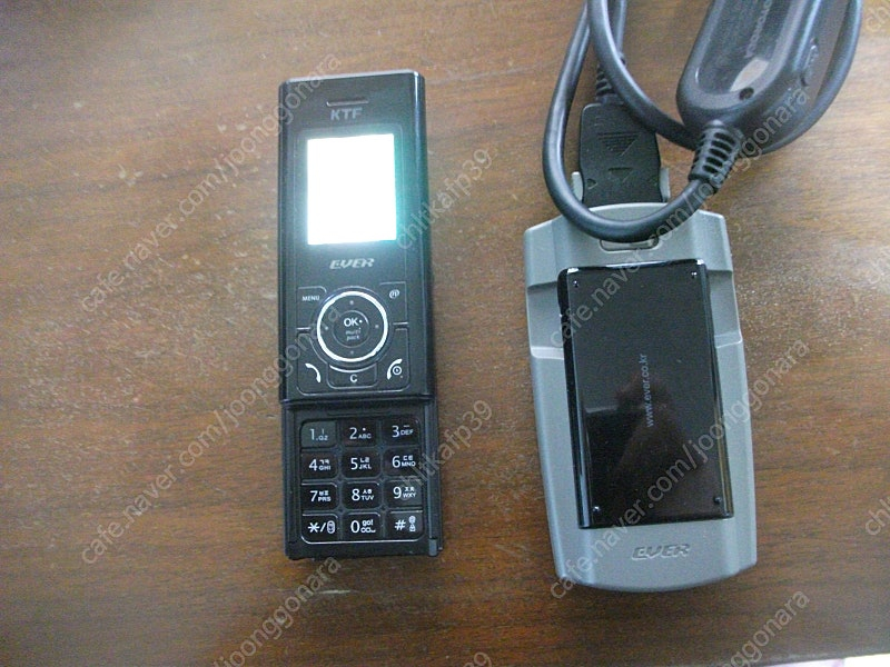 2g 구형폰 올드폰 ev-k130 mp3폰 개통이력만 있었던 거의새것 이미지