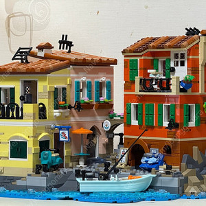 레고 아이디어 21359 이탈리아 리비에라 판매합니다.