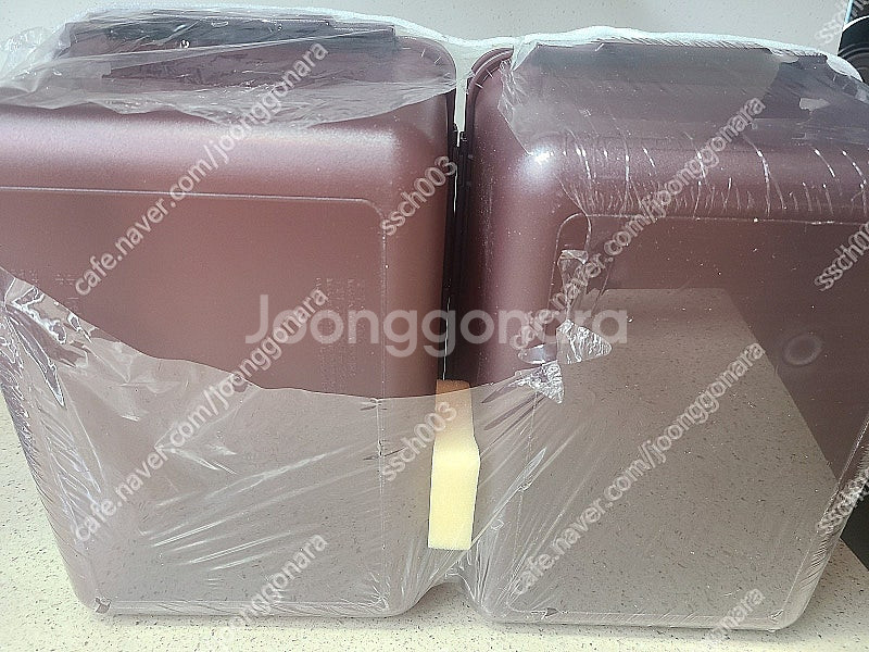 LG 디오스 김치통 11.7L 2개 택포 49000원--0