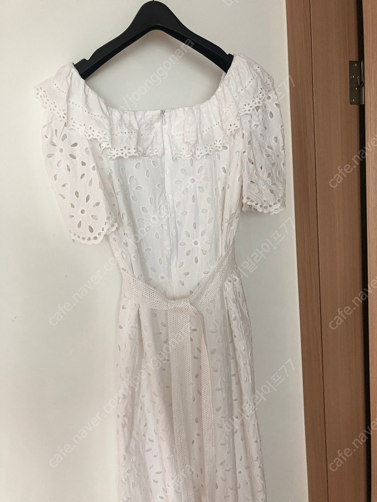 펀칭 레이스 스퀘어넥 아일렛 마랑 롱 원피스 여행룩 휴가룩 출근룩 바이ㅡ씨니스탈 89000원 이미지