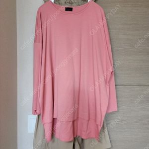 꺌랑 핑크긴팔티셔츠+ 꺌랑 바스락팬츠 얇게나온버전 연베이지 판매합니다