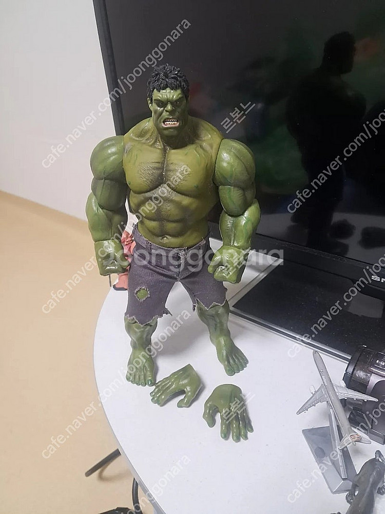 헐크.피규어.새상품.4만.손목2개포함.25cm--0
