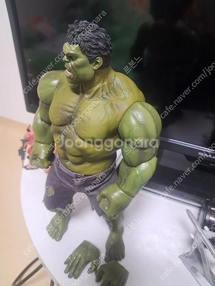 헐크.피규어.새상품.4만.손목2개포함.25cm--1