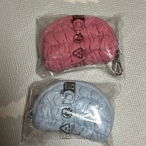 코스 퀼티드 파우치 팝니다