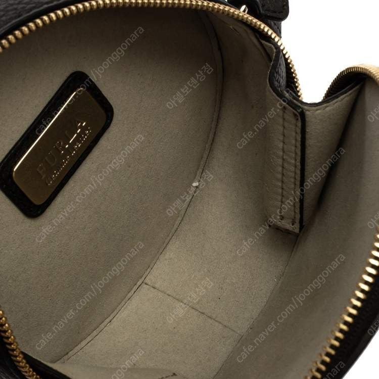 FURLA 훌라 블랙 레더 라운드 미니 크로스백 이미지