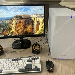 가성비 좋고 성능 괜찮은 게이밍 컴퓨터 풀구성 세트 팔아요 (i5-4690 & GTX1070)