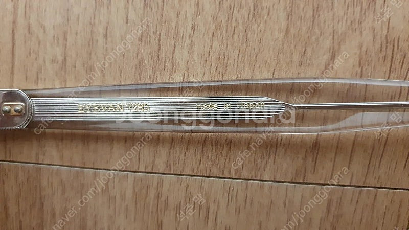 eyevan 7285 335 투명칼라 뿔테 판매합니다--5