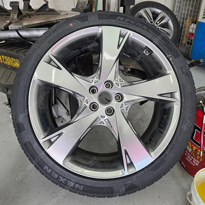 제네시스 22인치 휠 / 타이어 265 40 22