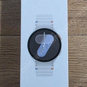 미개봉 삼성 갤럭시 워치7 실버 44mm 블루투스 판매합니다.