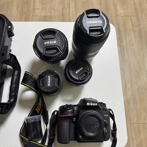 니콘 D7500, 배터리, 128GB 메모리, 렌즈 4개 일괄 판매