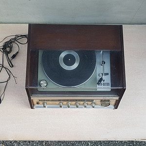 빈티지 샤프 GS-5500 턴테이블 라디오