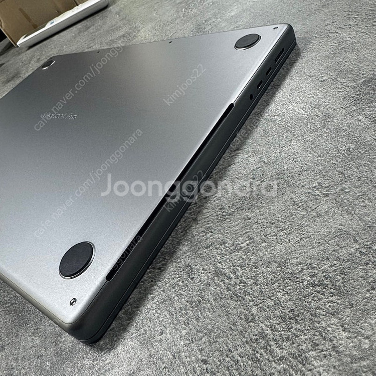 MacBook M1 MAX A2485 판매합니다.--4