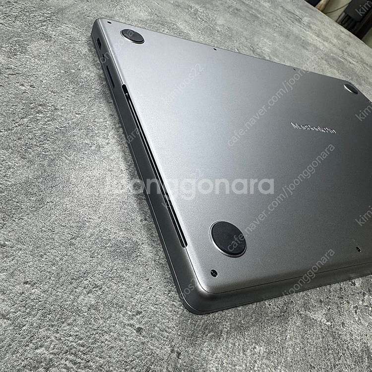 MacBook M1 MAX A2485 판매합니다.--5