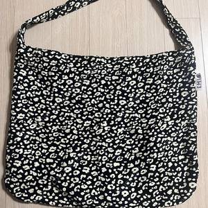 상태최상 Emis 이미스 블랙 에코백 25,000원 (택있음)