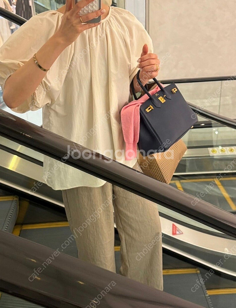 퍼프블라우스 리본블라우스 유메르 그레이룸 리앙쥬 던스트 어라운드율 어그스트--0