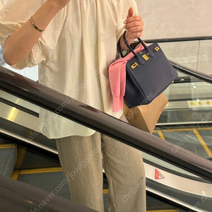 퍼프블라우스 리본블라우스 유메르 그레이룸 리앙쥬 던스트 어라운드율 어그스트