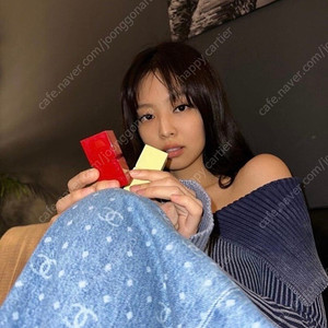 실사있음 샤넬 제니 지수 김고은 도트 로고 청바지 새제