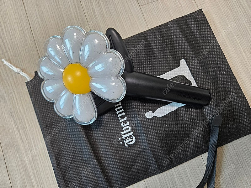 GD 응원봉 데이지봉 (박스 없음, 파우치 있음, 사용감 약간) 이미지