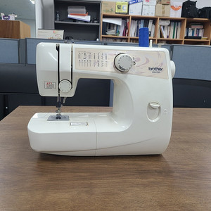 부라더 미싱 LS-2720 판매합니다.