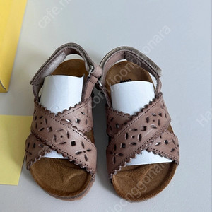 페페 투콘미 샌들 (24) 새상품