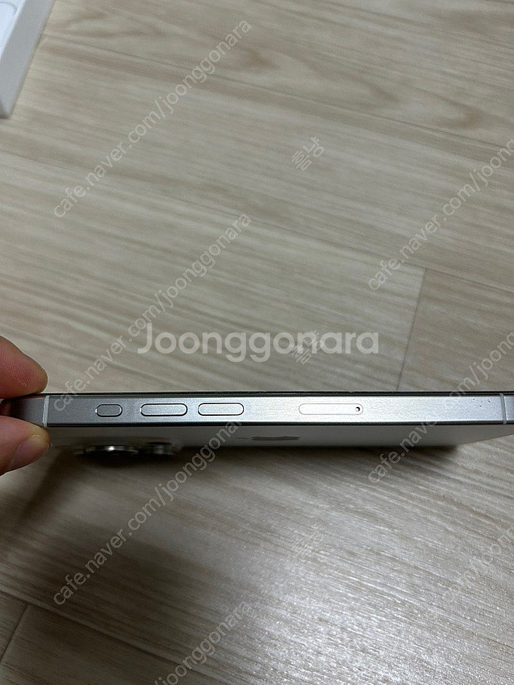 아이폰15프로 256기가 화이트 티타늄 자급제 판매--5