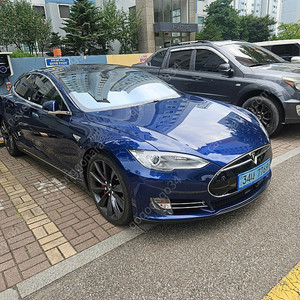 테슬라s p85d팝니다