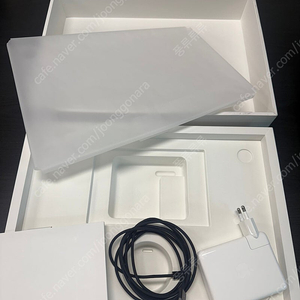 맥북프로 16인치 M3 Pro 36GB 512GB 스페이스블랙 / 매직 트랙패드2 라이트닝 / 매직키보드 터치아이디 라이트닝