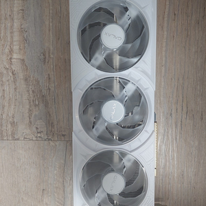 갤럭시 RTX 5070ti White oc 16gb