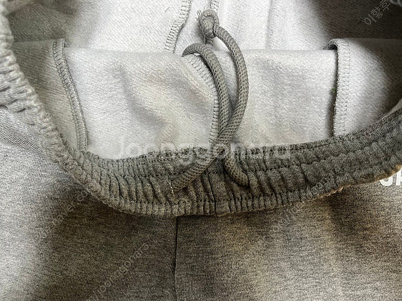 JACQUEMUS 자크뮈스 로고 그레이 스웻 팬츠 M사...--5