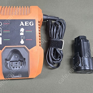 AEG 12V충전기 1개+배터리 새거 1개 팝니다