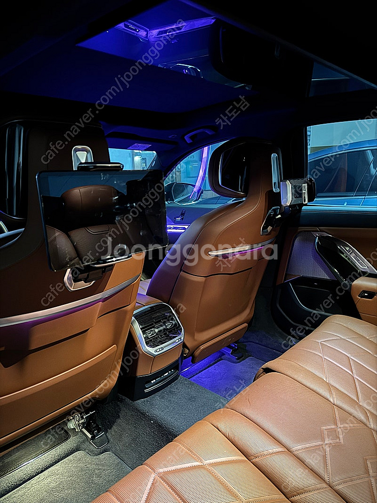 BMW G70 태블릿 거치대, 홀더--1