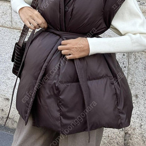 오르 orr 리버스 구스다운 베스트 브라운(S)