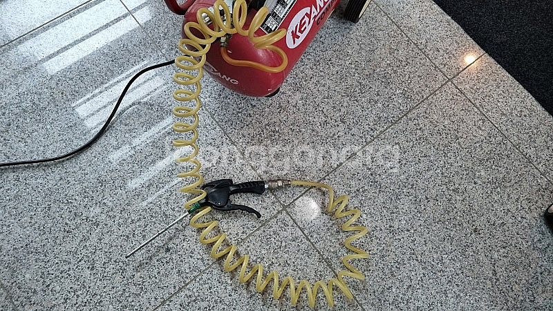 계양 에어컴프레셔 2.5HP 판매합니다 (5만원)--5
