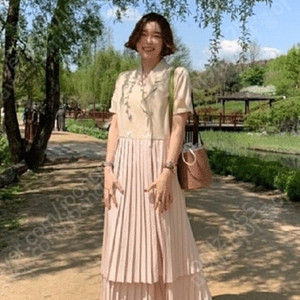 허앤쉬 허쉬 투버튼 반팔 플리츠원피스 55