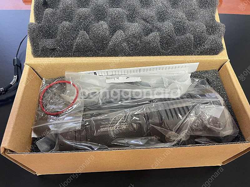 젯빔 JETBEAM DDR30 후레쉬 판매합니다.--2