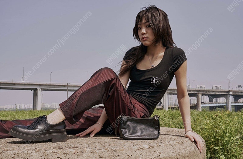 (새상품) 애즈온 리닝 새틴 트라우저 팬츠 스트라이프 슬랙스 와인 이미지