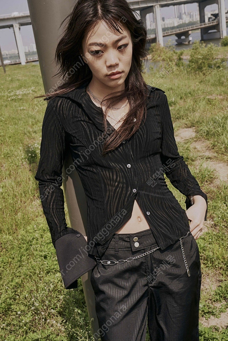 (새상품) 애즈온 리닝 새틴 트라우저 팬츠 스트라이프 슬랙스 블랙 이미지