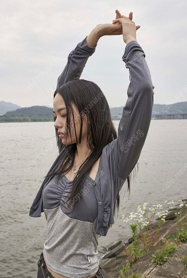 (새상품) 애즈온 사샤 슬리브리스 블랙 홀터넥 나시 이미지