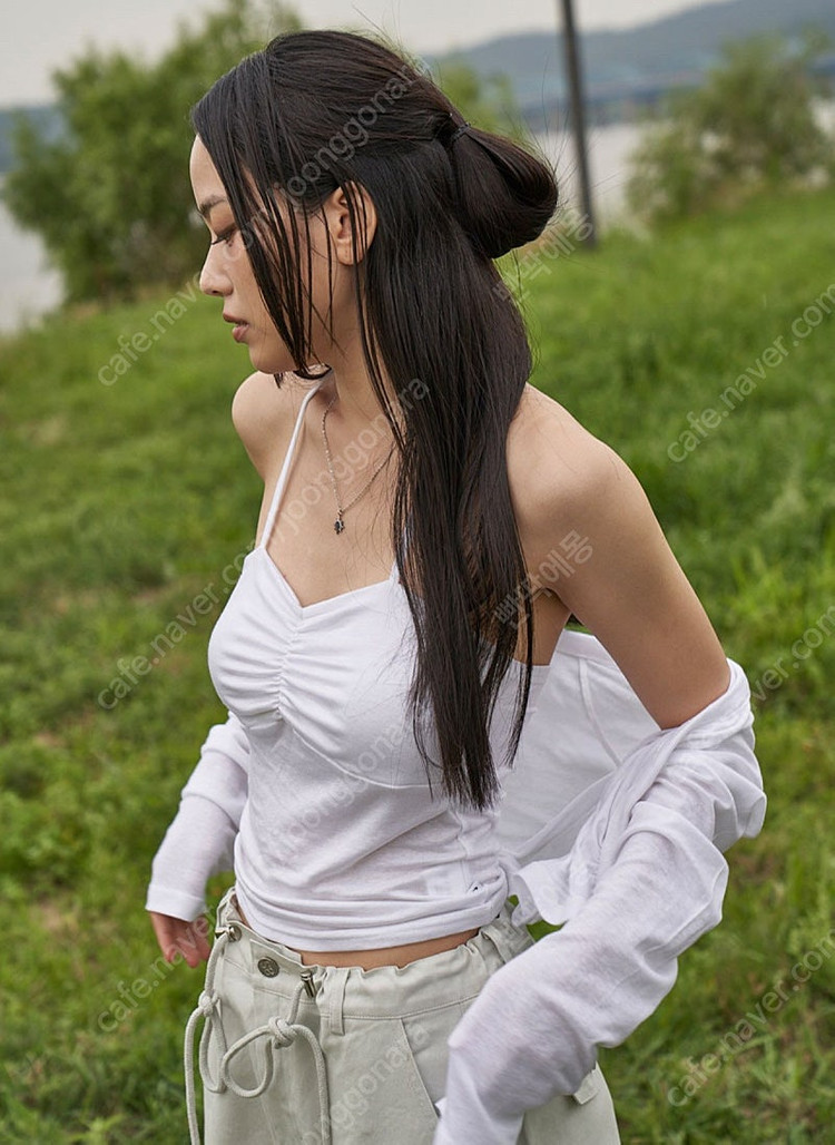 (새상품) 애즈온 사샤 슬리브리스 블랙 홀터넥 나시 이미지