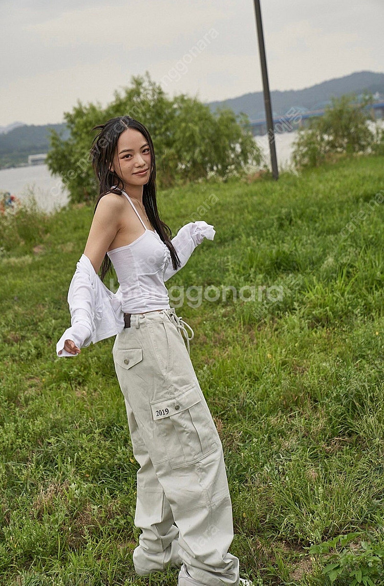 (새상품) 애즈온 사샤 슬리브리스 블랙 홀터넥 나시--4