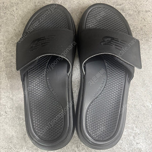 뉴발란스 슬리퍼 팝니드