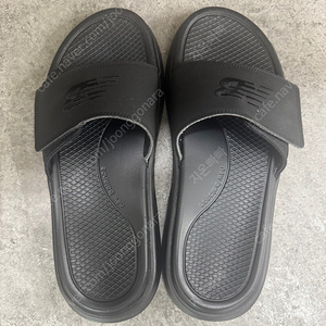 뉴발란스 슬리퍼 팝니드