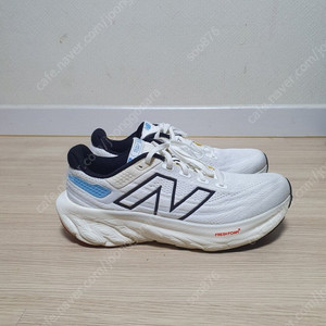 뉴발란스 1080 v13 런닝화 사이즈 260 판매해요